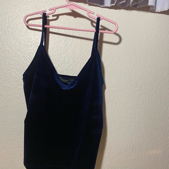 Forever 21 blue velvet crop top - Picture 4 of 4